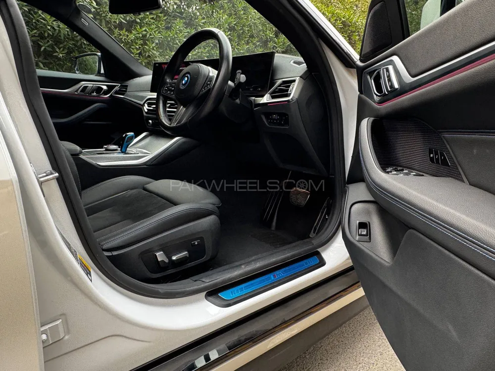 BMW i4 2022 for Sale in Lahore BMW i4 2022 for Sale in Lahore Image-18