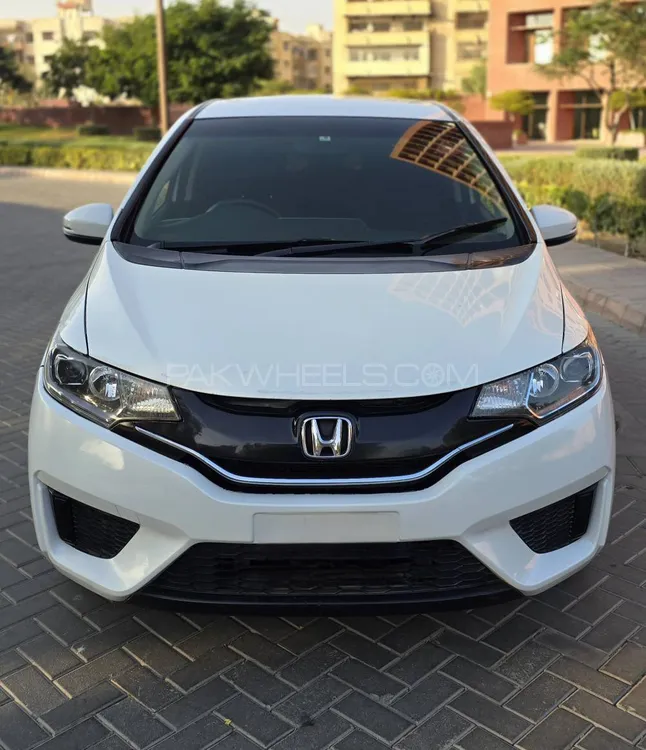 Honda Fit 2015 for Sale in Karachi Image-1