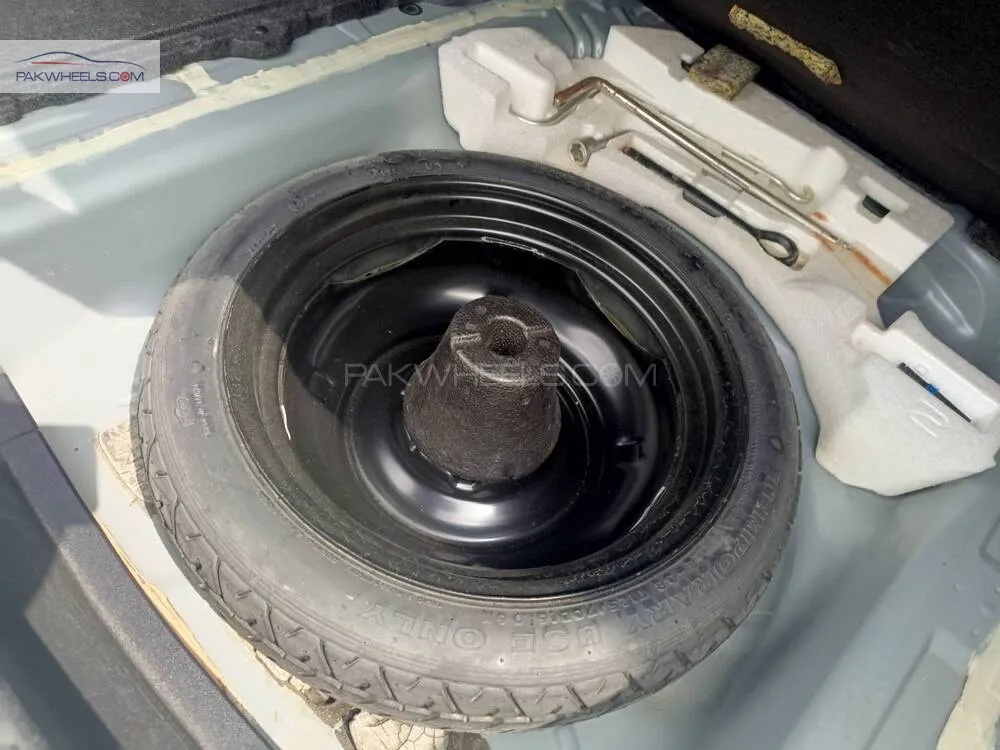 Toyota Corolla Axio 2016 for Sale in Lahore Image-1