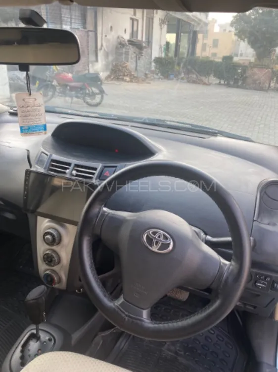 Toyota Vitz 2010 for Sale in Gujranwala Image-1