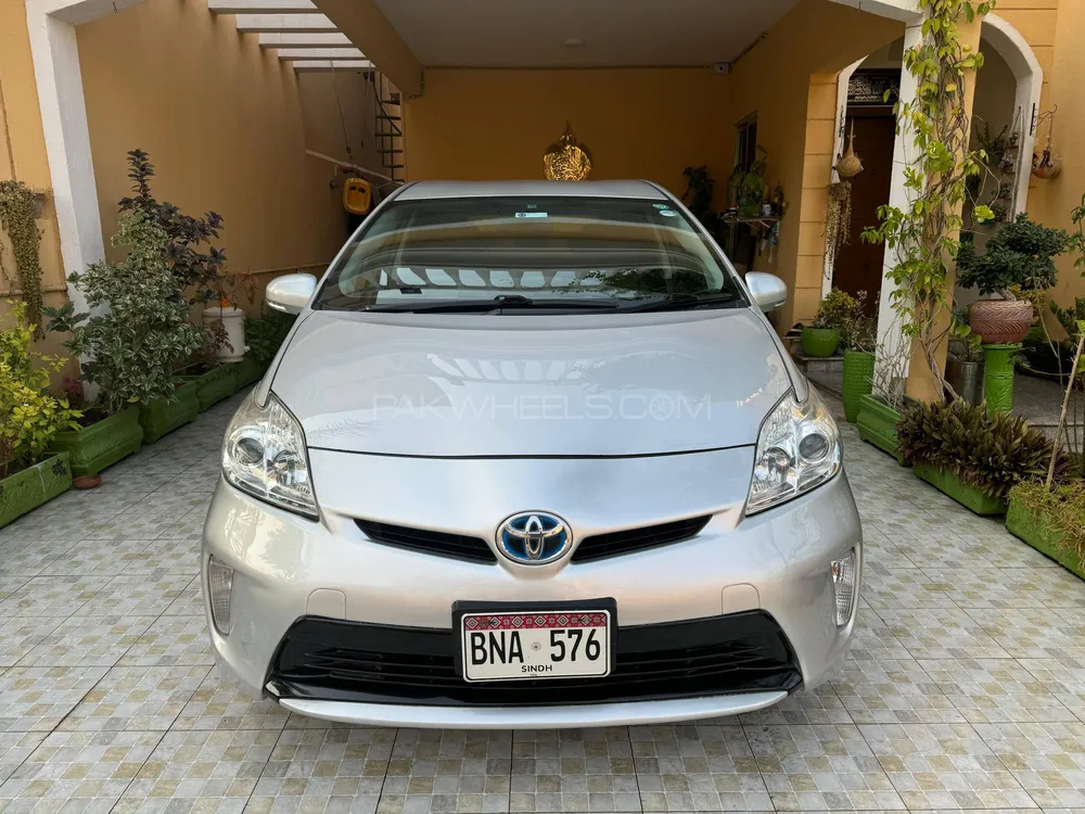 ٹویوٹا پریوس 2014 for Sale in کراچی Image-1