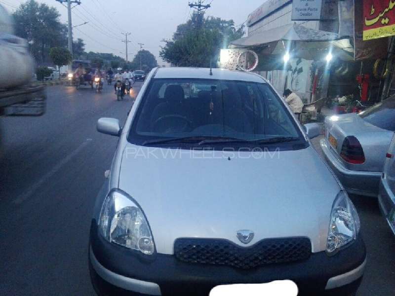 Toyota Vitz 2003 for Sale in Faisalabad Image-1