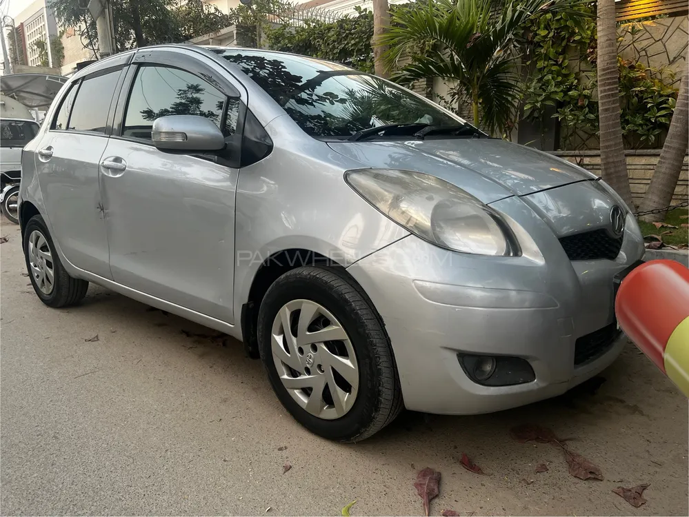 Toyota Vitz 2009 for Sale in Karachi Image-1