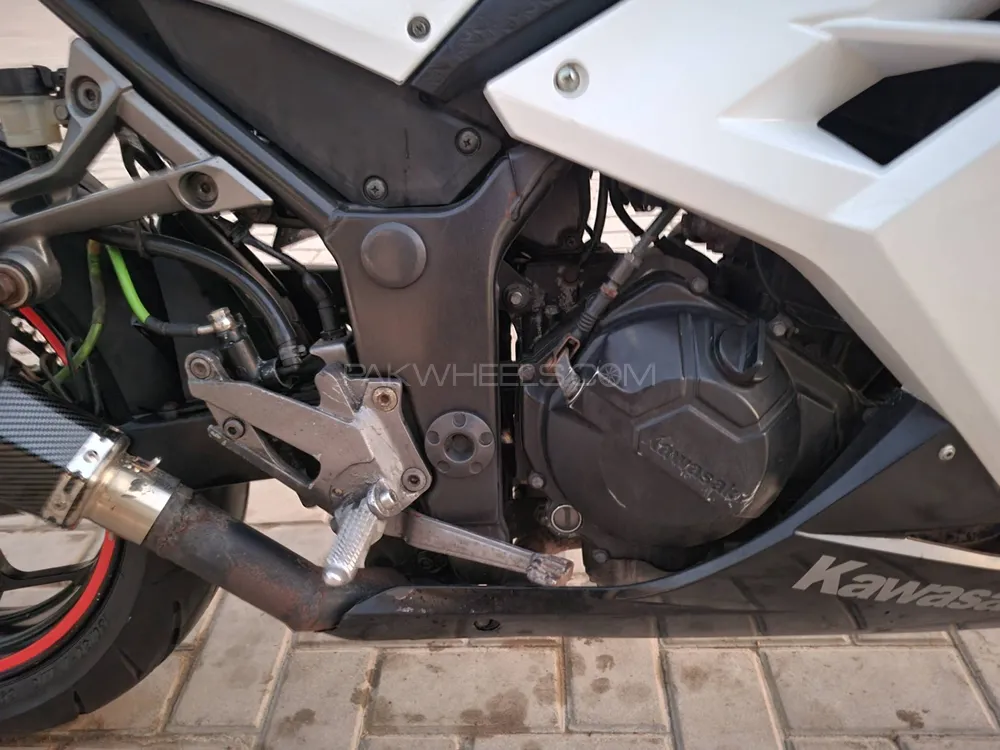 Kawasaki Ninja ZX300 2013 for Sale Kawasaki Ninja ZX300 2013 for Sale Image-10