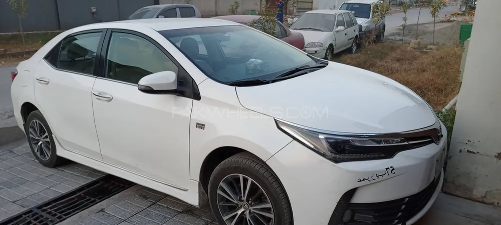 Toyota Corolla 2018 for Sale in Islamabad Image-1