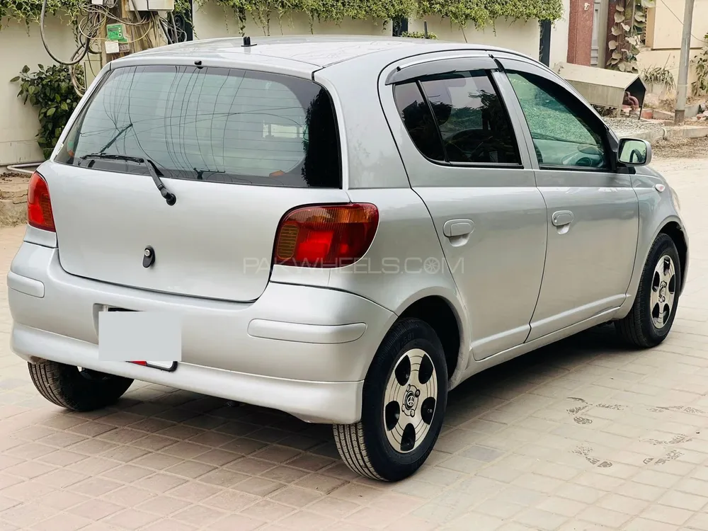 Toyota Vitz 2002 for Sale in Faisalabad Image-1