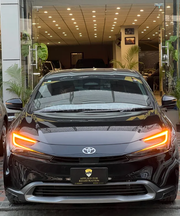 Toyota Prius 2023 for Sale in Lahore Image-1