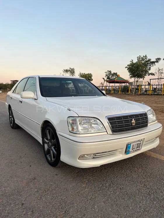 Toyota Crown 2000 for Sale in Islamabad Image-1