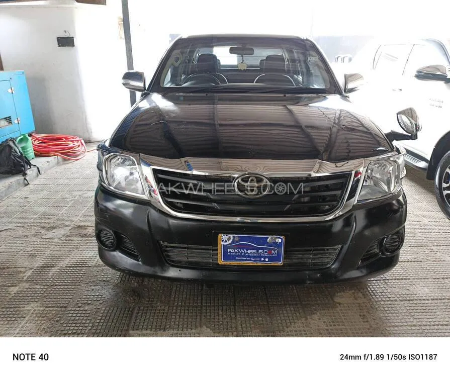 Toyota Hilux 2012 for Sale in Karachi Image-1