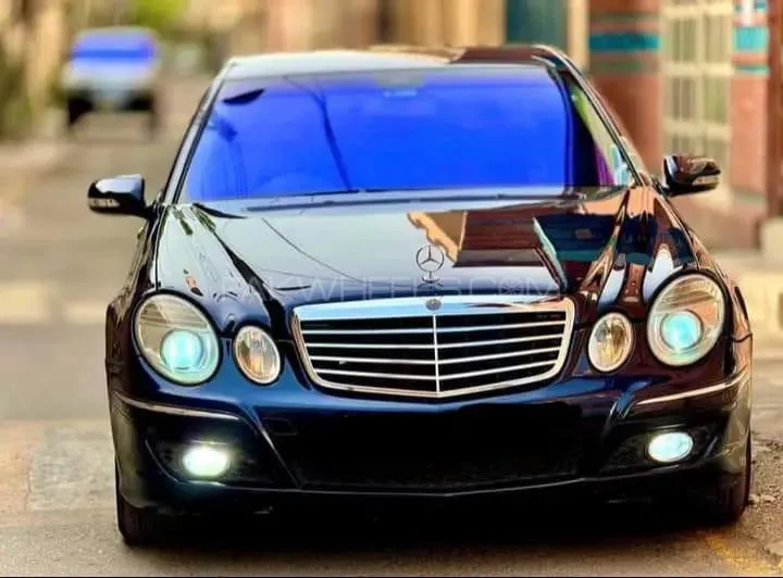 Mercedes Benz E Class 2004 for Sale in Islamabad Image-1