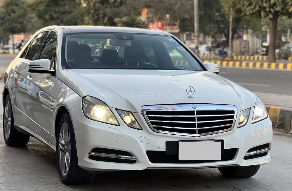 مرسڈیز بینز ای کلاس 2010 for Sale in لاہور Image-1