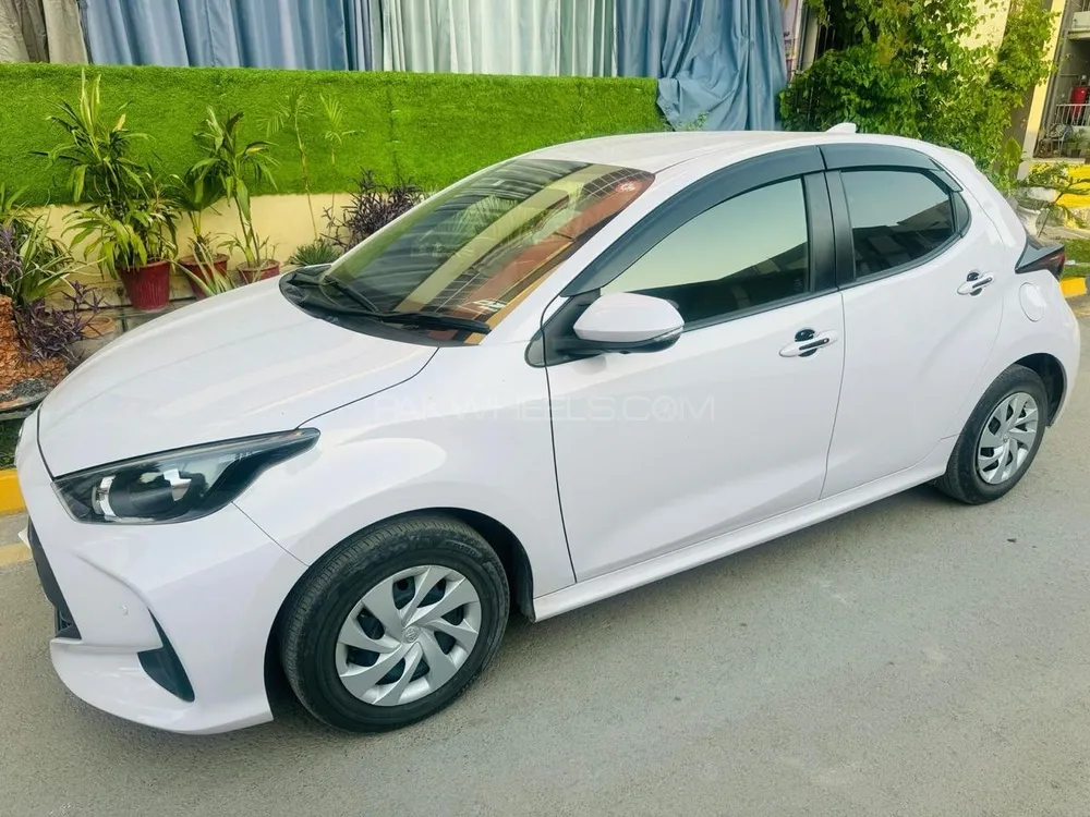 Toyota Yaris Hatchback 2021 for Sale in Peshawar Image-1