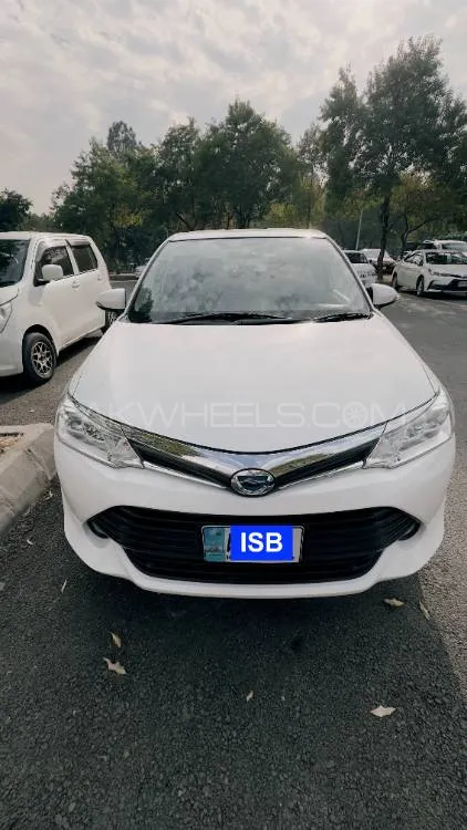 Toyota Corolla Axio 2017 for Sale in Islamabad Image-1