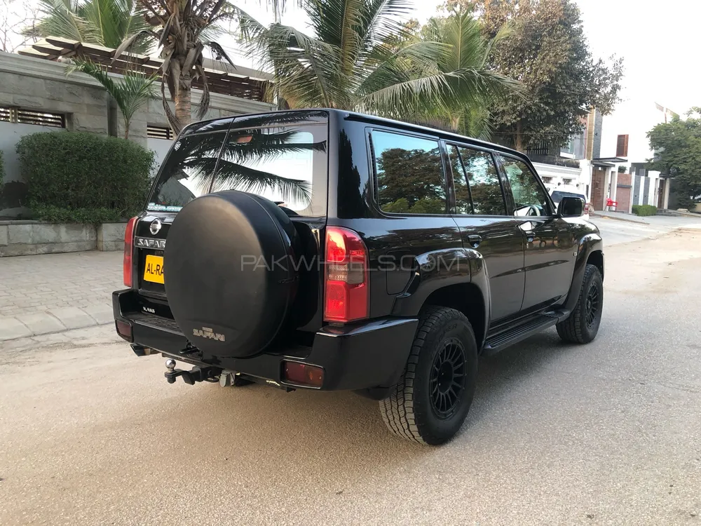 Nissan Patrol 2005 for Sale in Karachi Nissan Patrol 2005 for Sale in Karachi Image-9