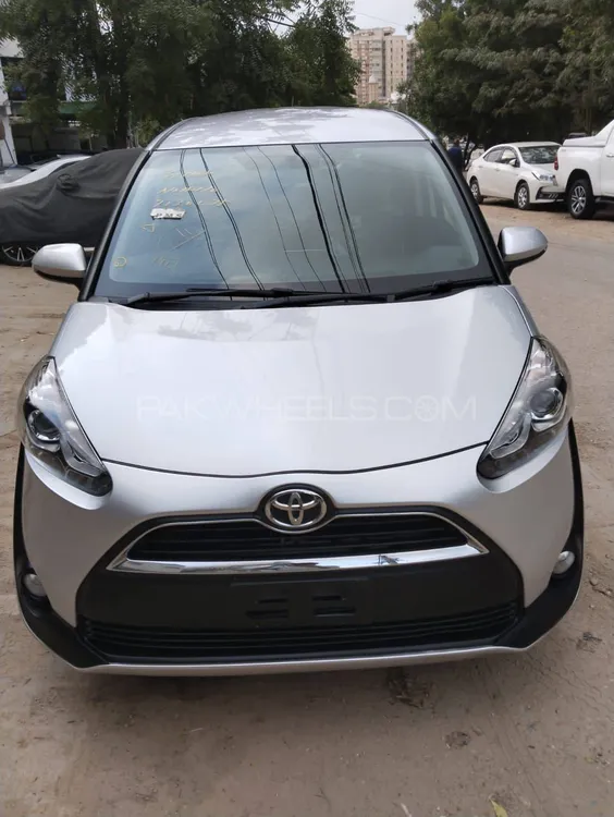 Toyota Sienta 2018 for Sale in Karachi Image-1