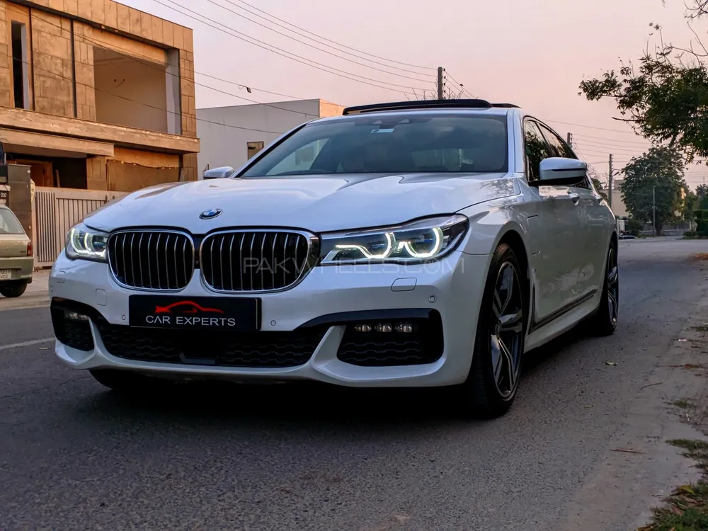 بی ایم ڈبلیو 7 سیریز 2019 for Sale in لاہور بی ایم ڈبلیو 7 سیریز 2019 for Sale in لاہور Image-9