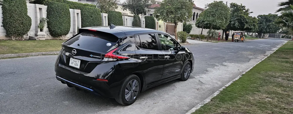 Nissan Leaf 2021 for Sale in Lahore Nissan Leaf 2021 for Sale in Lahore Image-9