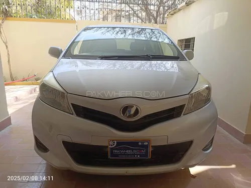 Slide toyota vitz 1 0 f 2014 116231119