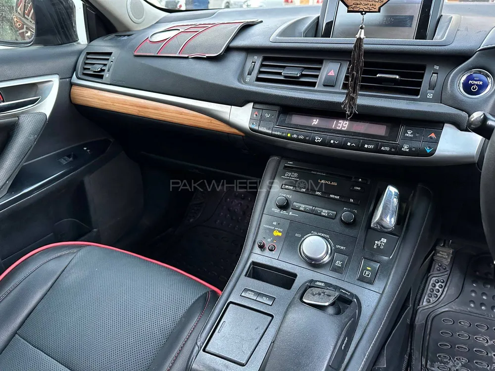 Lexus CT200h 2011 for Sale in Karachi Lexus CT200h 2011 for Sale in Karachi Image-13