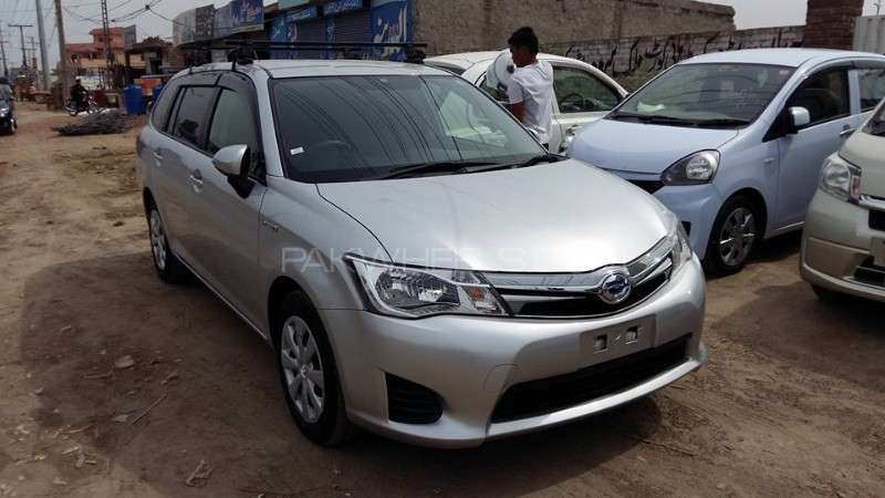 Toyota Corolla Fielder 2013 for Sale in Lahore Image-1