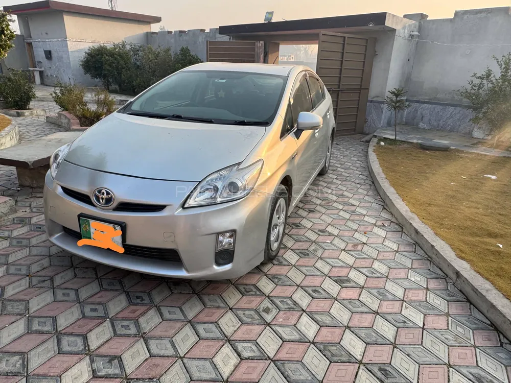 Toyota Prius 2011 for Sale in Swabi Image-1