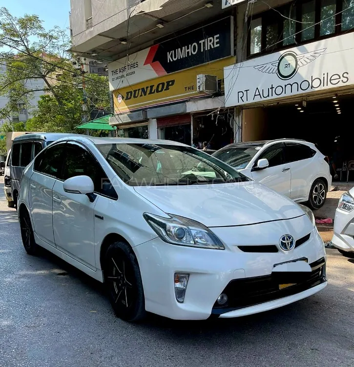 Toyota Prius 2013 for Sale in Karachi Image-1