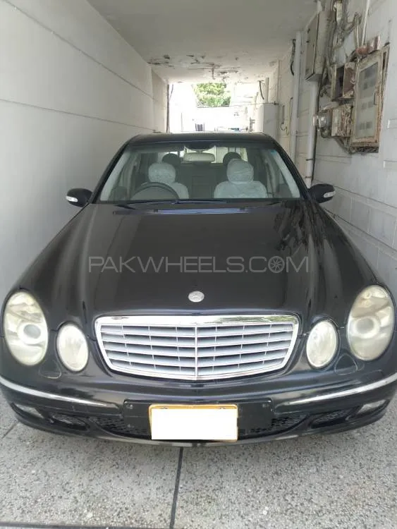 Mercedes Benz E Class 2004 for Sale in Karachi Image-1