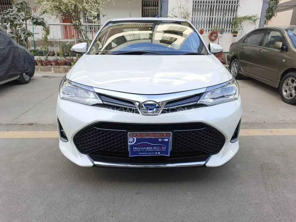 Toyota Corolla Axio 2018 for Sale in Karachi Image-1