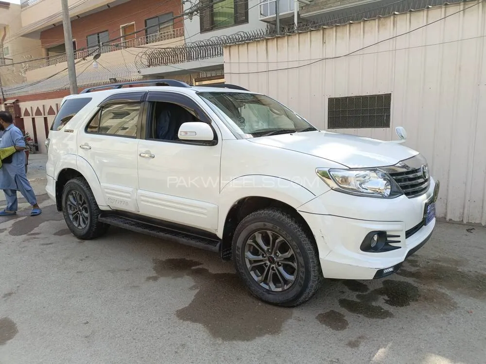 ٹویوٹا فورچیونر 2016 for Sale in کراچی ٹویوٹا فورچیونر 2016 for Sale in کراچی Image-3