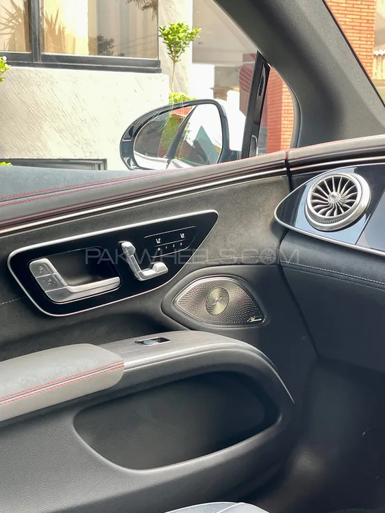 Mercedes Benz EQS 2023 for Sale in Lahore Mercedes Benz EQS 2023 for Sale in Lahore Image-16