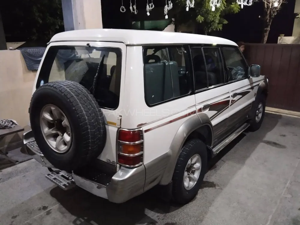 Mitsubishi Pajero 1995 for Sale in Lahore Mitsubishi Pajero 1995 for Sale in Lahore Image-2