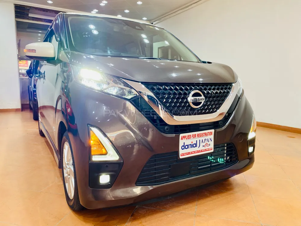 نسان ڈیز 2022 for Sale in ملتان Image-1