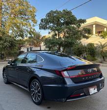 HYUNDAI SONATA 2.0 (2000cc)
Model 2021 || Registered 2021
Oxford Blue Color 
Bumper to Bumper Original 100% Guaranteed 
18,000km driven 
Panoramic Roof
Wireless Charger
Dual Power Seats
Harmon kardon speakers
All seals still intact 
READY DELIVERY 
EXCHANGE POSSIBLE WITH ANY CAR

For inspection
Available at SUPREME CARS
Plot # 151/F,Under Imam heights,Shop no.1&2, Main Khalid Bin Walid Rd, Karachi, Sindh 75400

|  Premium Cars  |  Best Prices  |  Optimum Performance | 
#Supremecarsgang