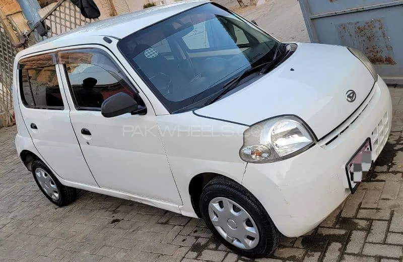 Daihatsu Esse 2010 for Sale in Karachi Image-1