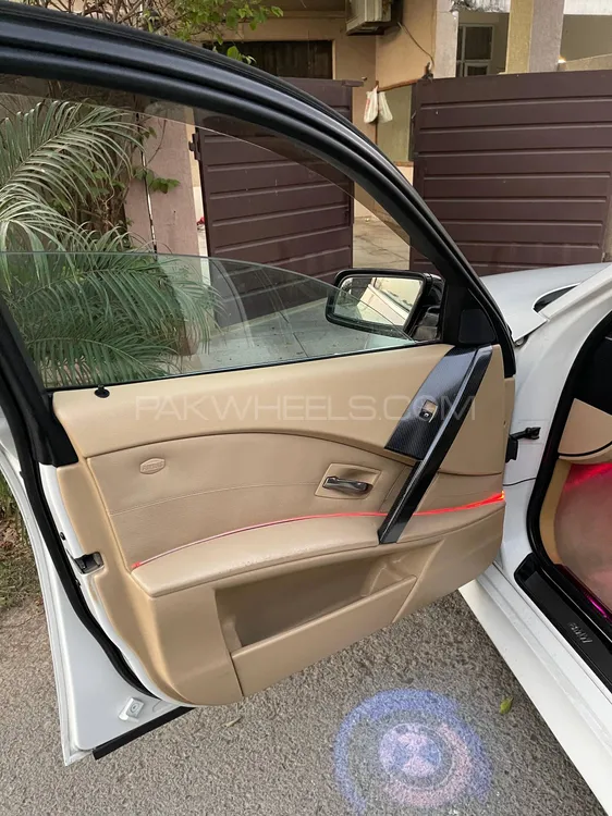بی ایم ڈبلیو 5 سیریز 2006 for Sale in لاہور بی ایم ڈبلیو 5 سیریز 2006 for Sale in لاہور Image-10