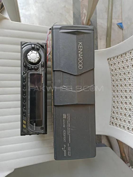 Kenwood car audio player with 10 CD changer box for sale Image-1