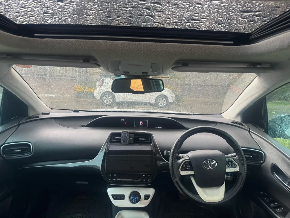 Toyota Prius 2016 for Sale in Islamabad Image-1