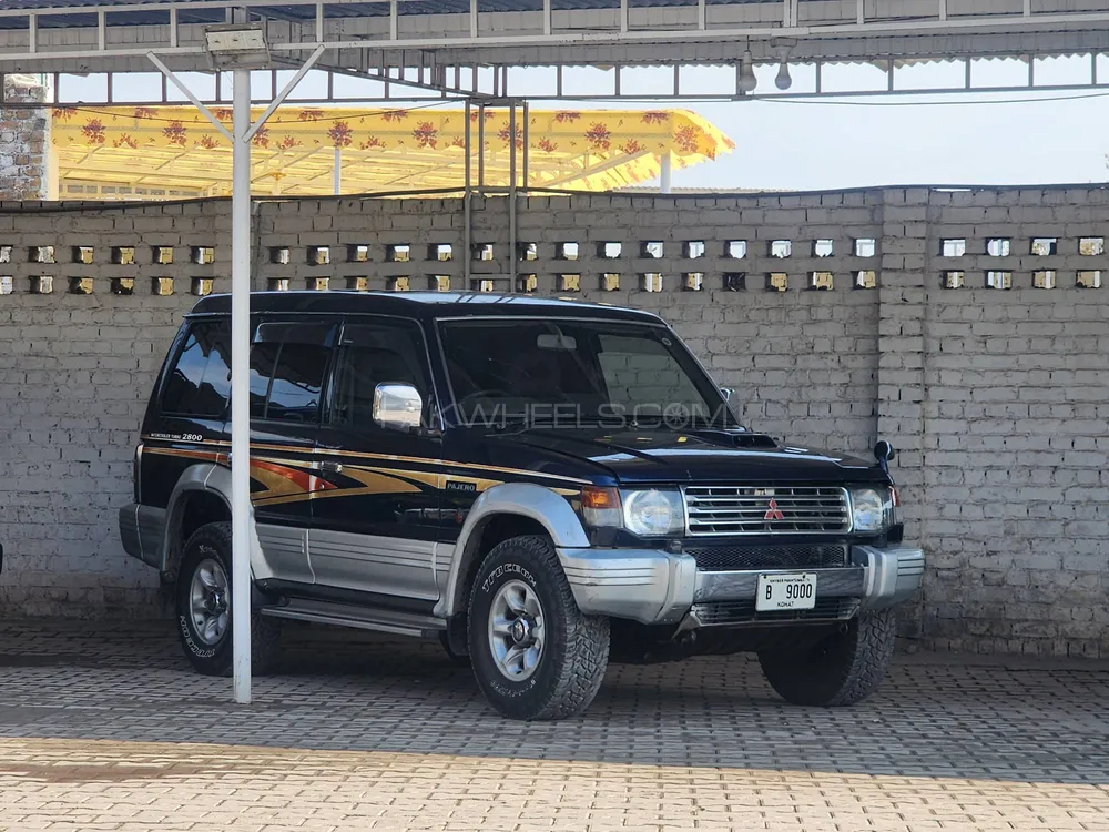 Mitsubishi Pajero 1996 for Sale in Peshawar Image-1