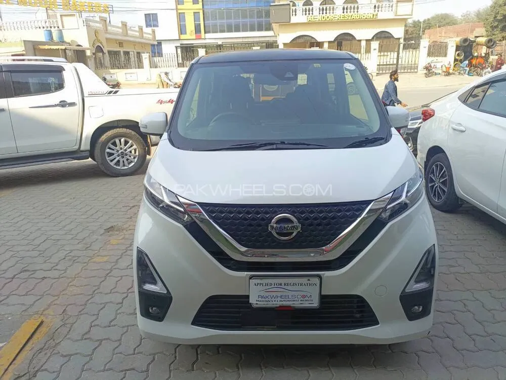 نسان ڈیز 2021 for Sale in ملتان Image-1