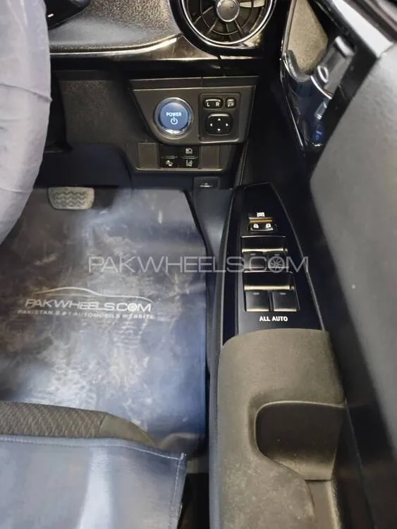 Toyota Corolla Axio 2017 for Sale in Islamabad Toyota Corolla Axio 2017 for Sale in Islamabad Image-13