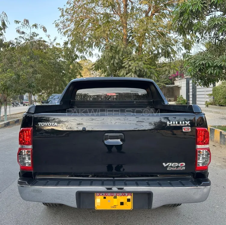 Toyota Hilux 2013 for Sale in Karachi Image-1