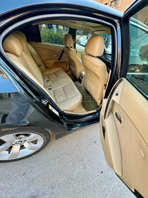 بی ایم ڈبلیو 5 سیریز 2004 for Sale in راولپنڈی بی ایم ڈبلیو 5 سیریز 2004 for Sale in راولپنڈی Image-8