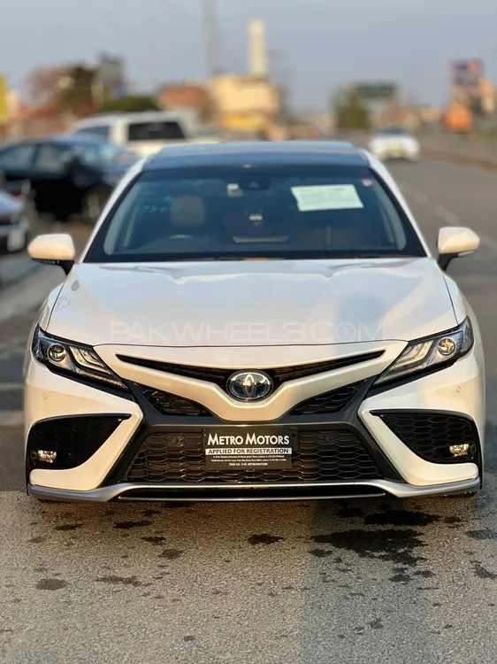 Toyota Camry 2021 for Sale in Lahore Image-1