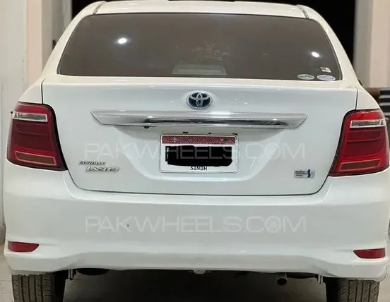 Toyota Corolla Axio 2016 for Sale in Karachi Image-1