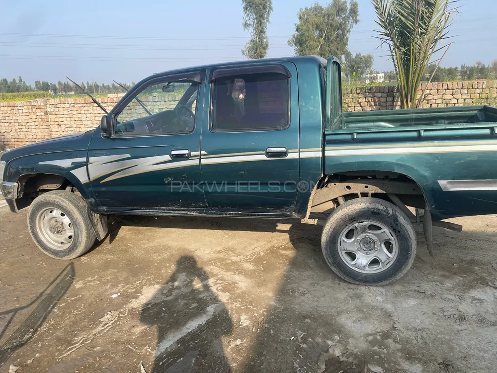 Toyota Hilux 2000 for Sale in D.G.Khan Image-1