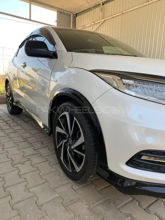 Honda Vezel 2018 for Sale in Islamabad Image-1