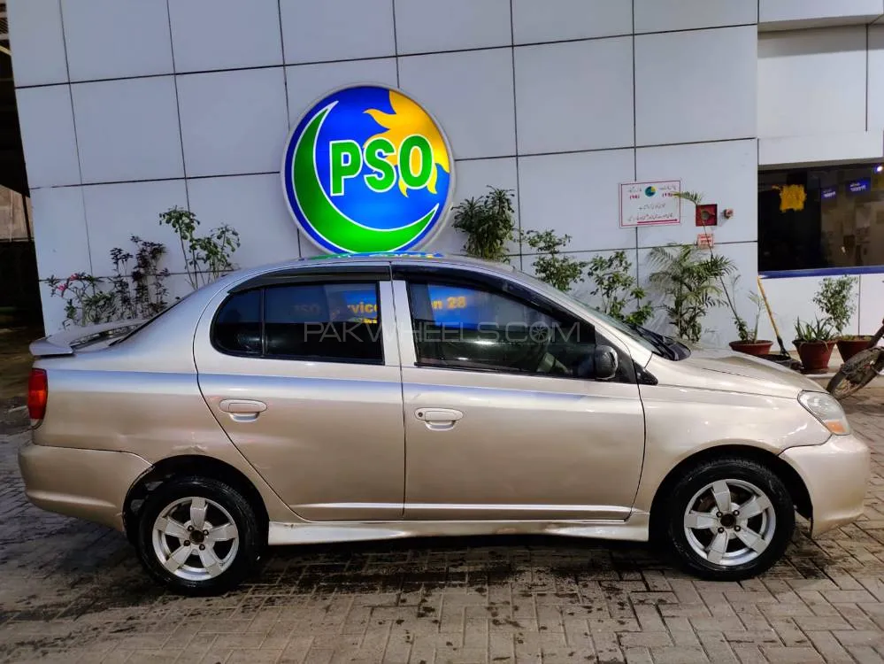 Toyota Platz 2003 for Sale in Karachi Image-1