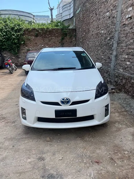 Toyota Prius 2011 for Sale in Peshawar Image-1