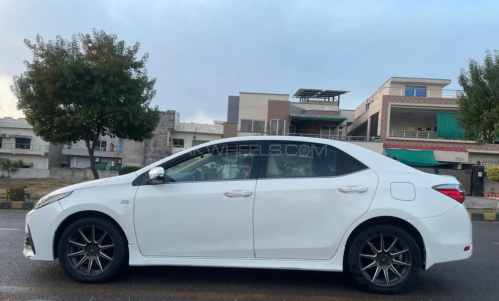 Toyota Corolla 2019 for Sale in Islamabad Image-1