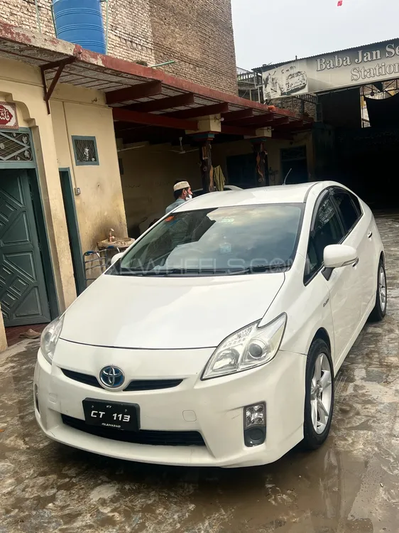 Toyota Prius 2011 for Sale in Peshawar Image-1